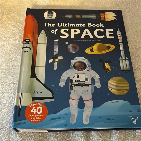 The Ultimate Book of Space - Picture 1 of 2